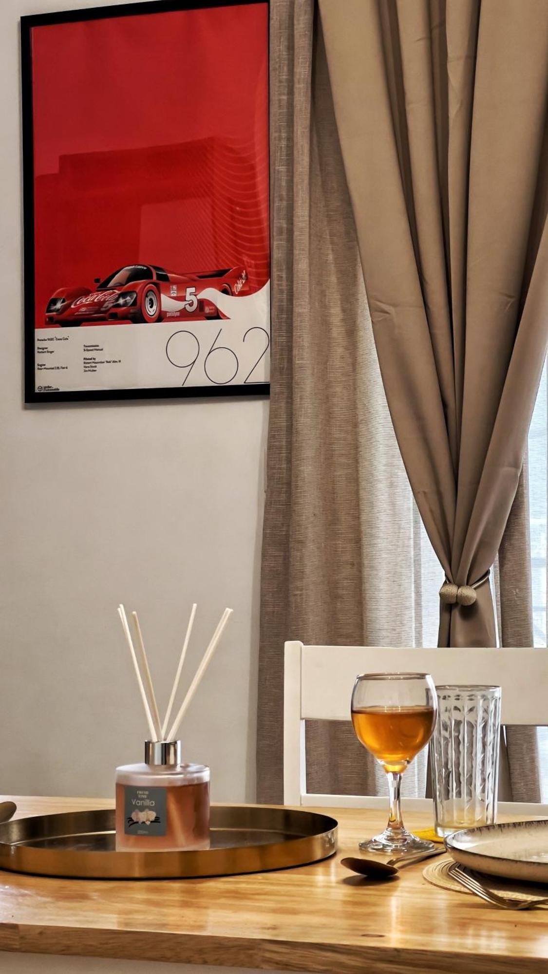 Appartamento H&H Cozy Retreat Pireo Esterno foto