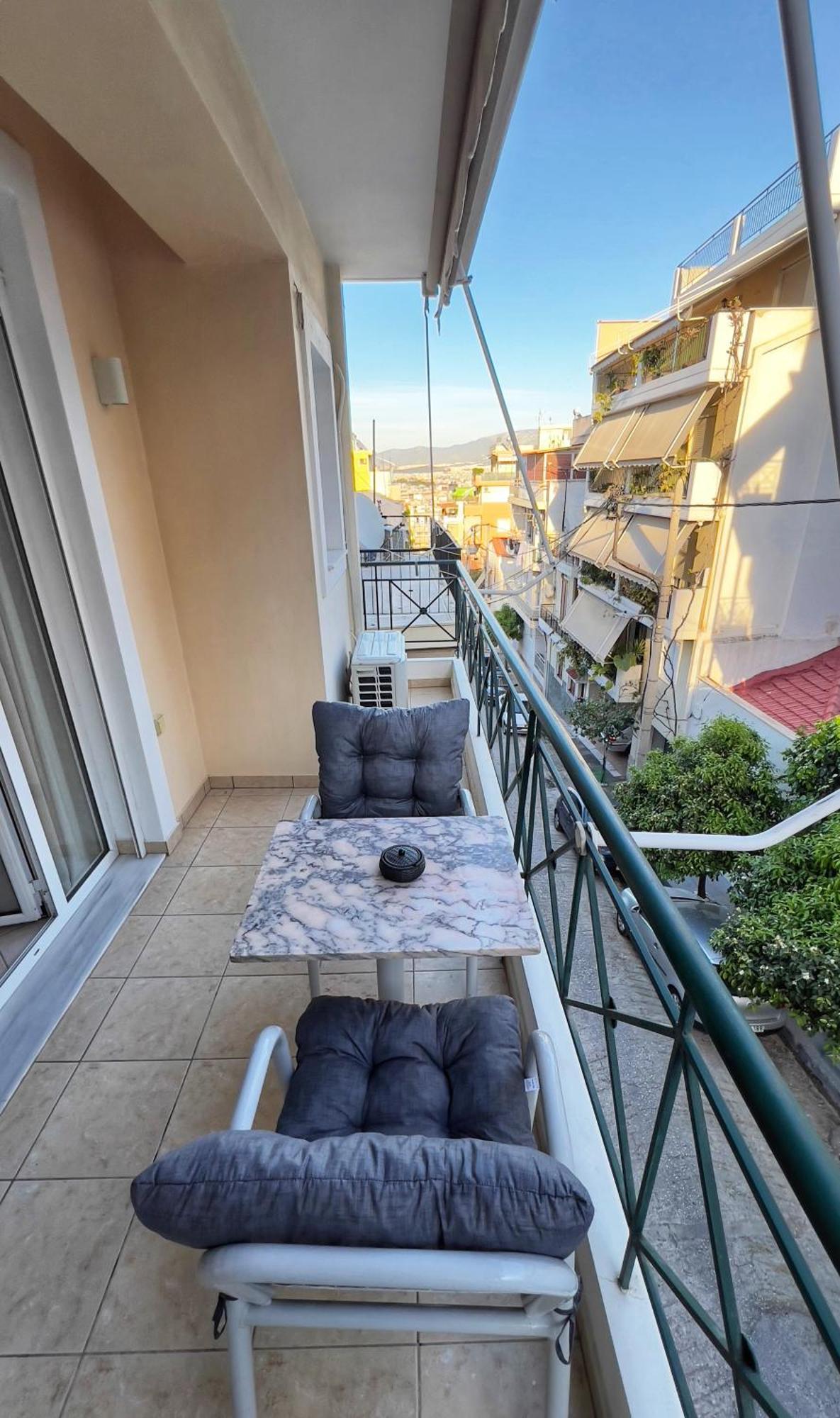 Appartamento H&H Cozy Retreat Pireo Esterno foto